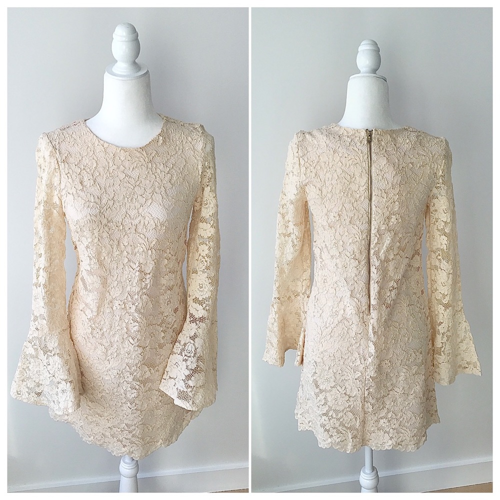 Betsey Johnson Ivory lace dress - Size 4